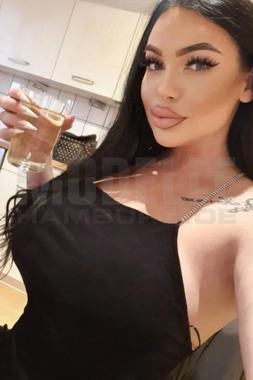 Deutsche Jasmin, 28, 177cm, 70kg, 75 E