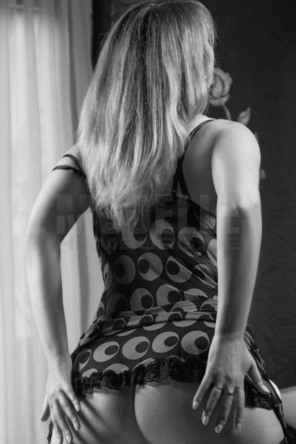Alina, 44, lettisch, Hostess in Hamburg-Fuhlsbüttel