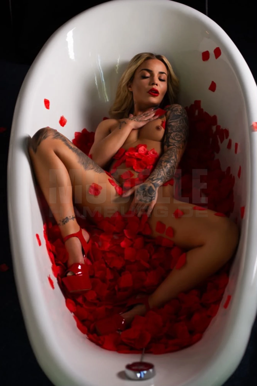 Emilie Rose, 34, 156cm, 50kg, 70 A