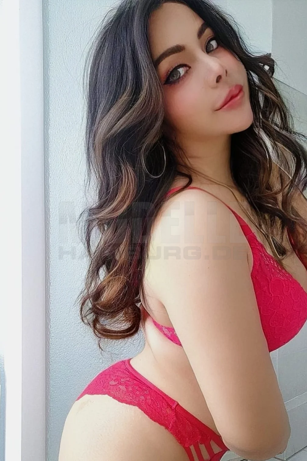 Linda, 30, thailändisch, Hostess in Hamburg-Langenhorn