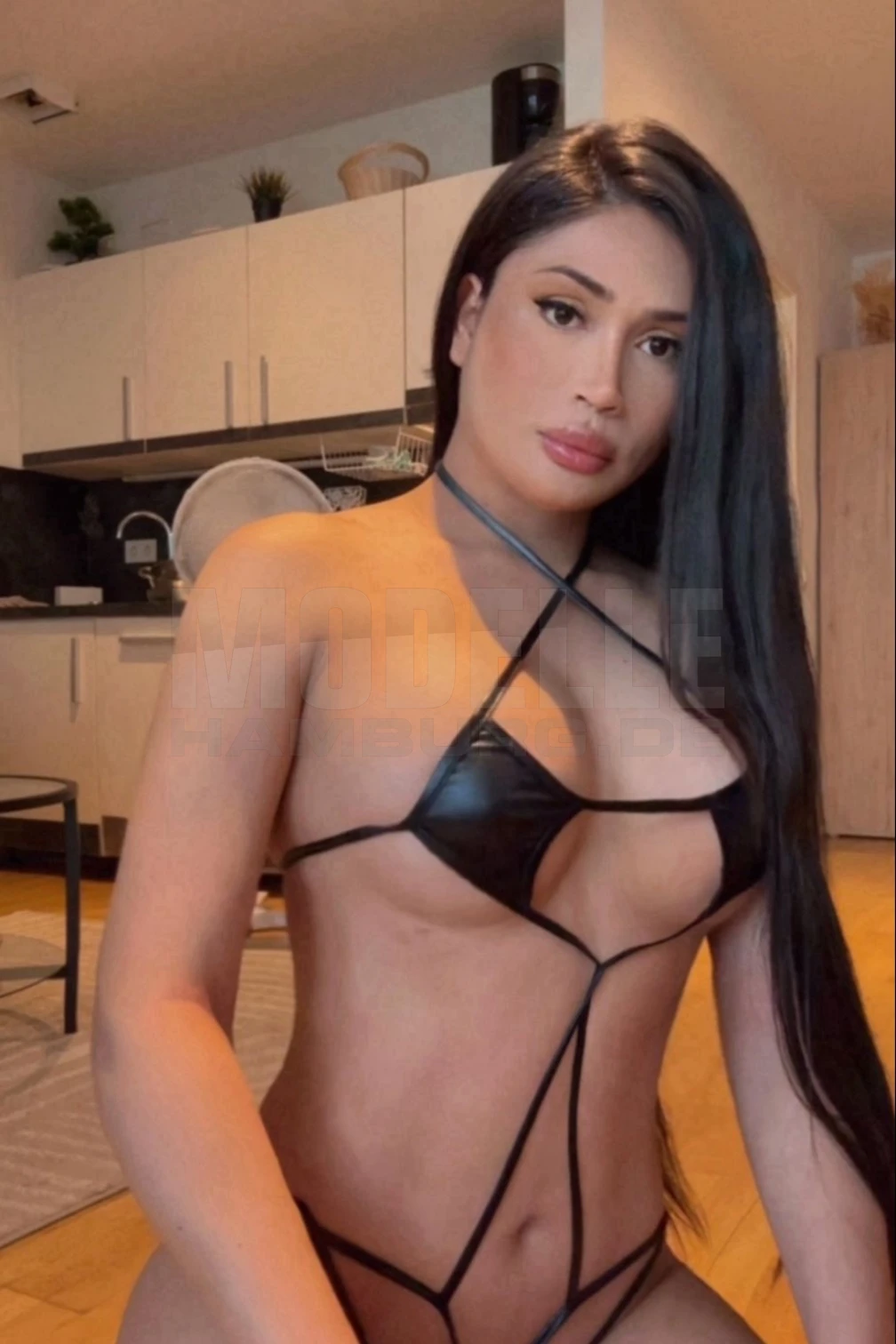 TS KHLOE, 22, 177cm, 62kg, 70 C