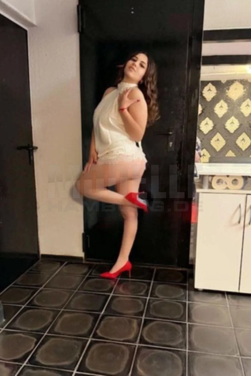 Anna, 24, griechisch, Hure in Hamburg-Fuhlsbüttel