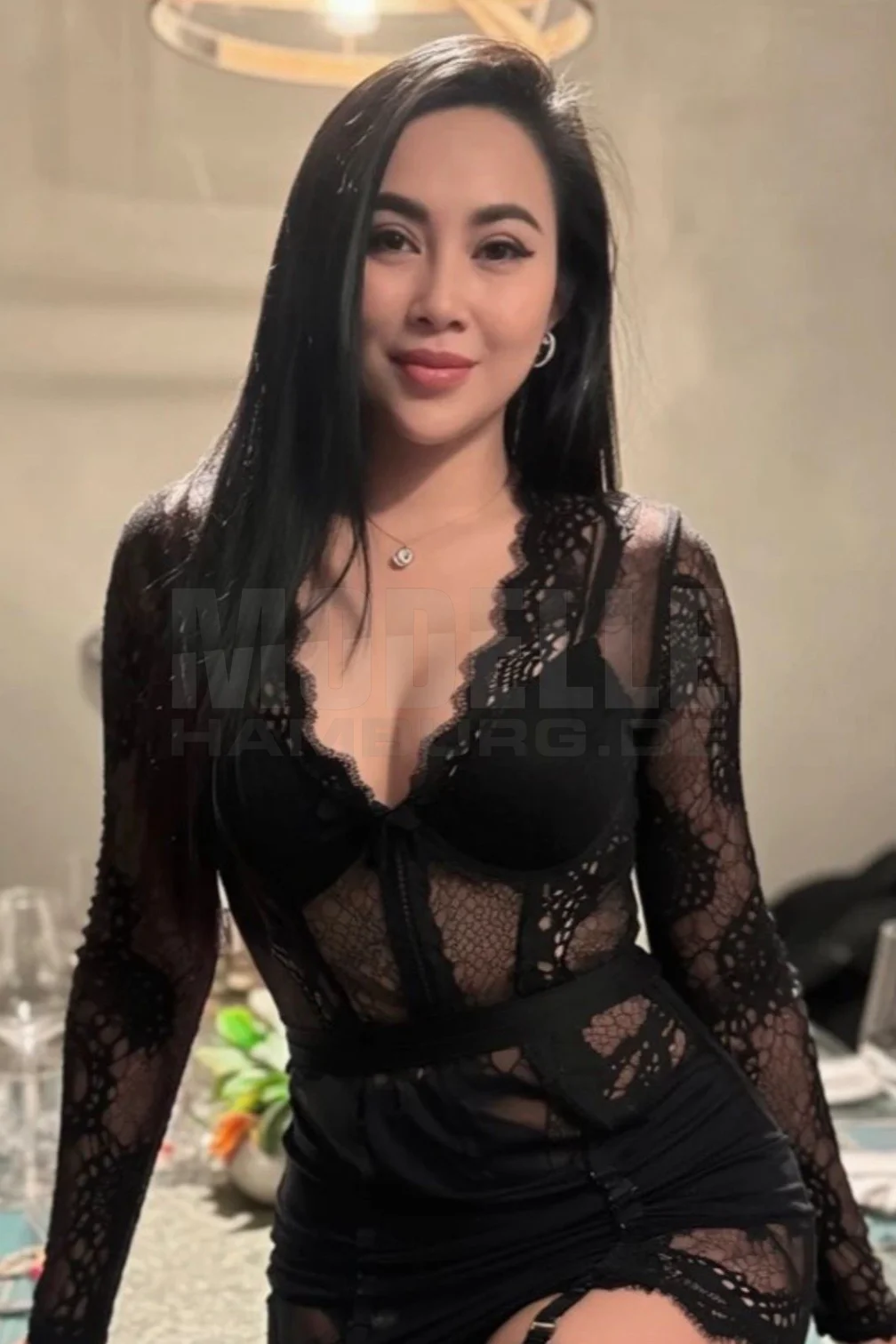 Natalie I, 40, 167cm, 56kg, 75 C
