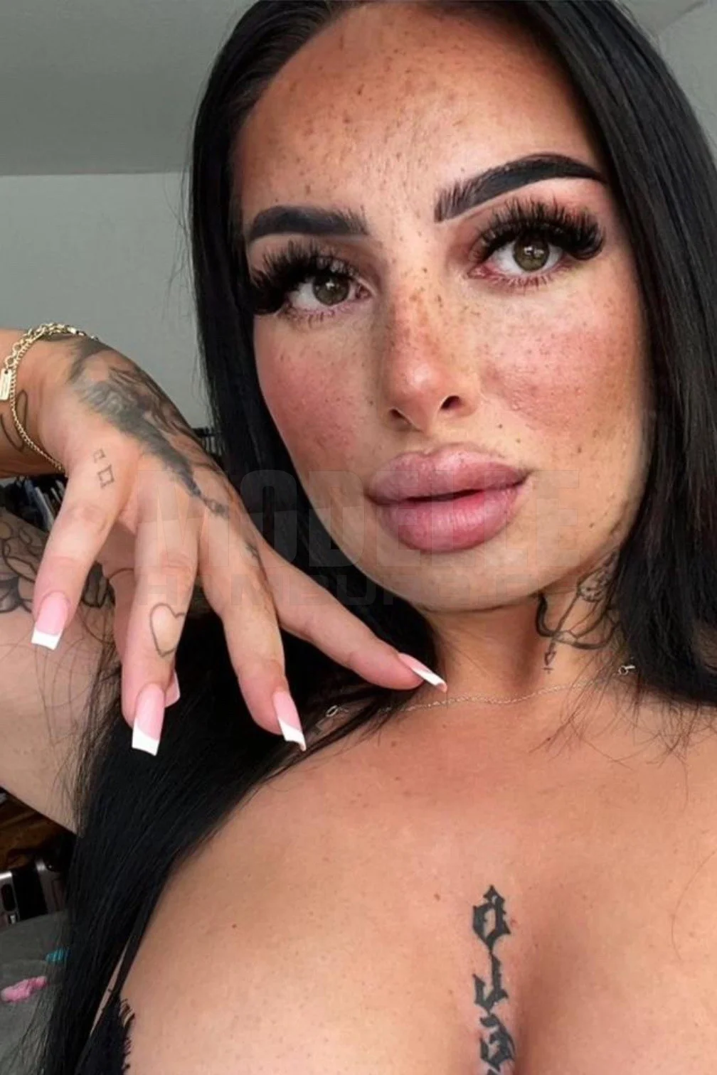 Ashley, 23, 162cm, 60kg, 85 D