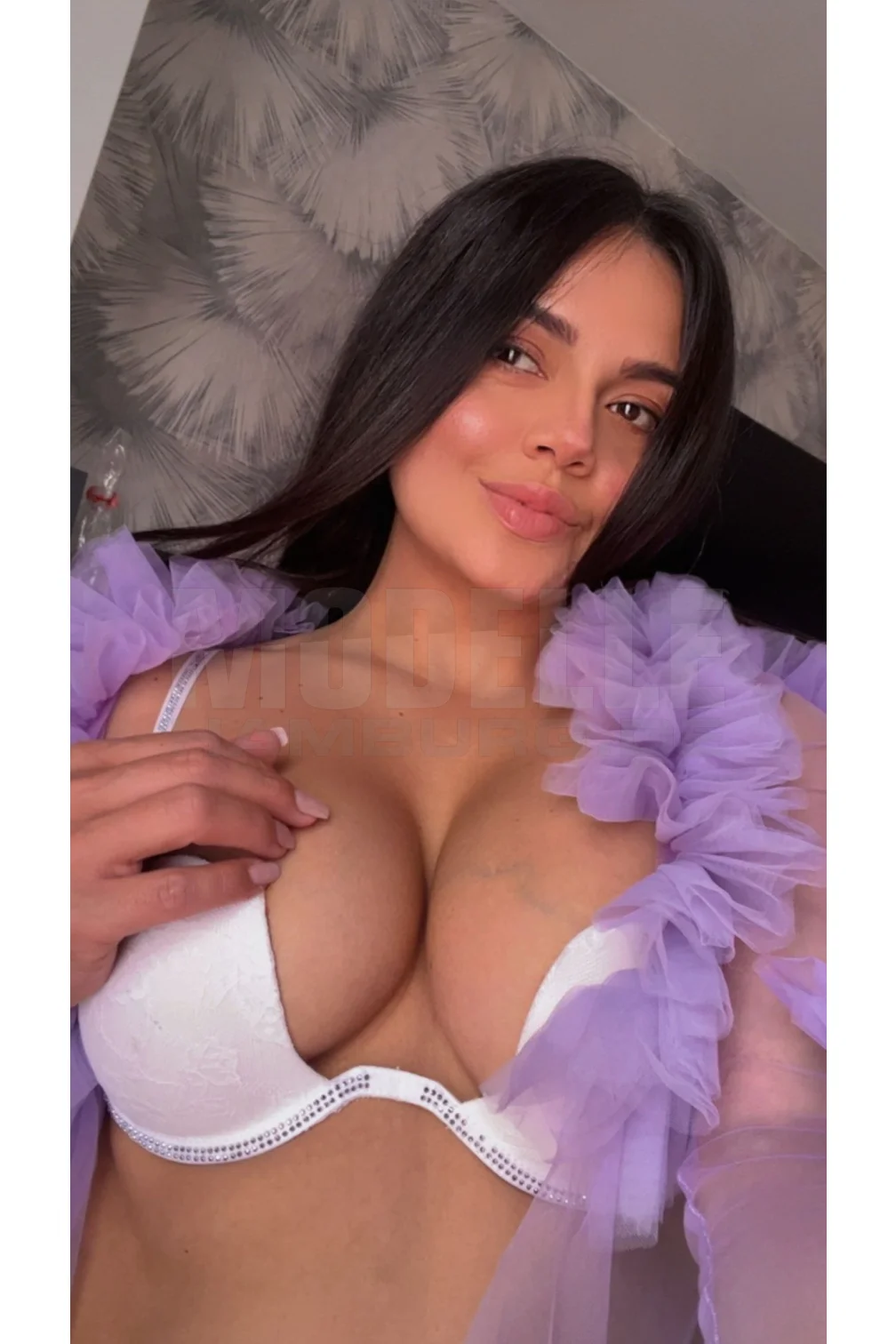 A. Lia Latina, 32, 163cm, 60kg, 75 B
