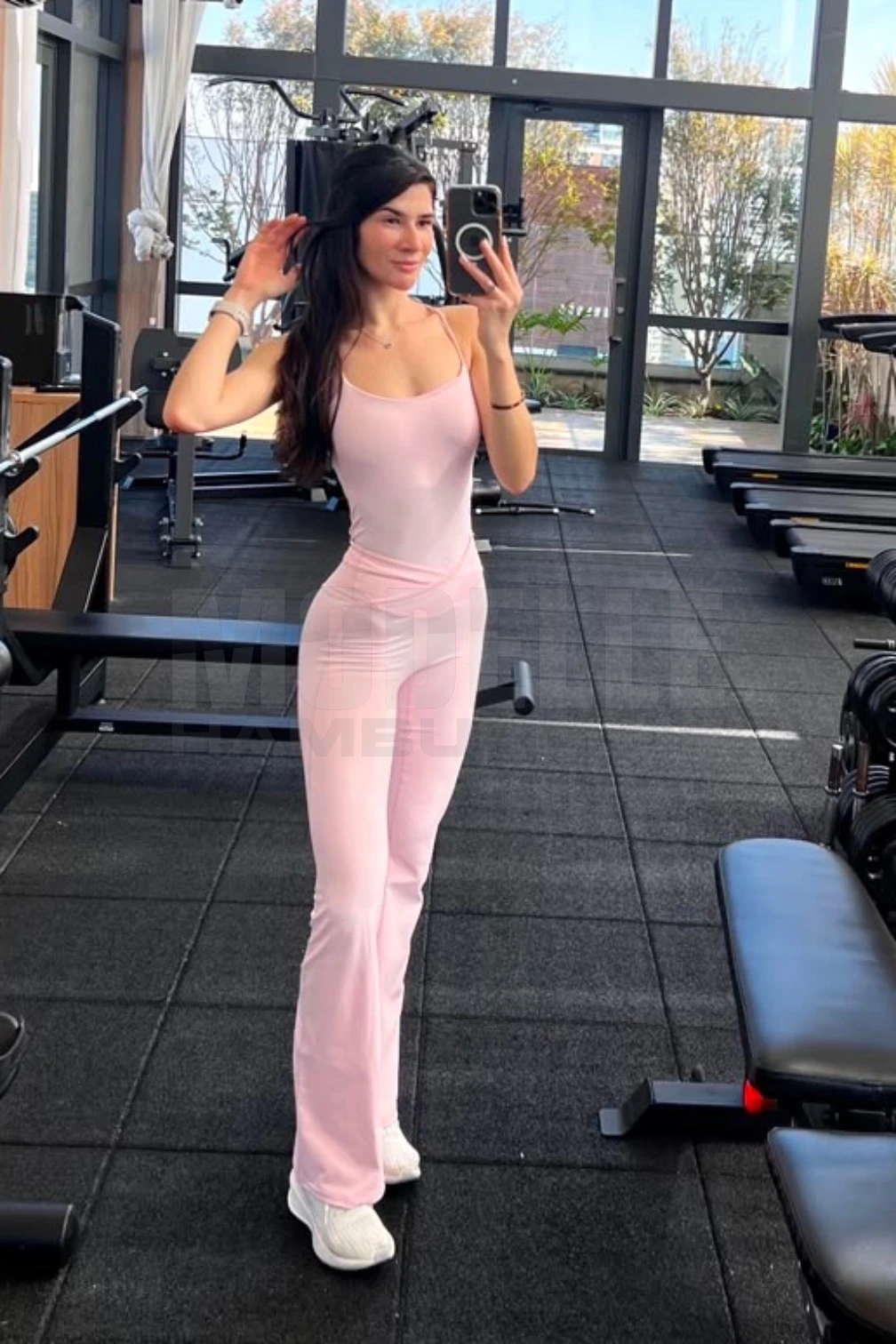 Angel, 19, brasilianisch, Hure in Hamburg