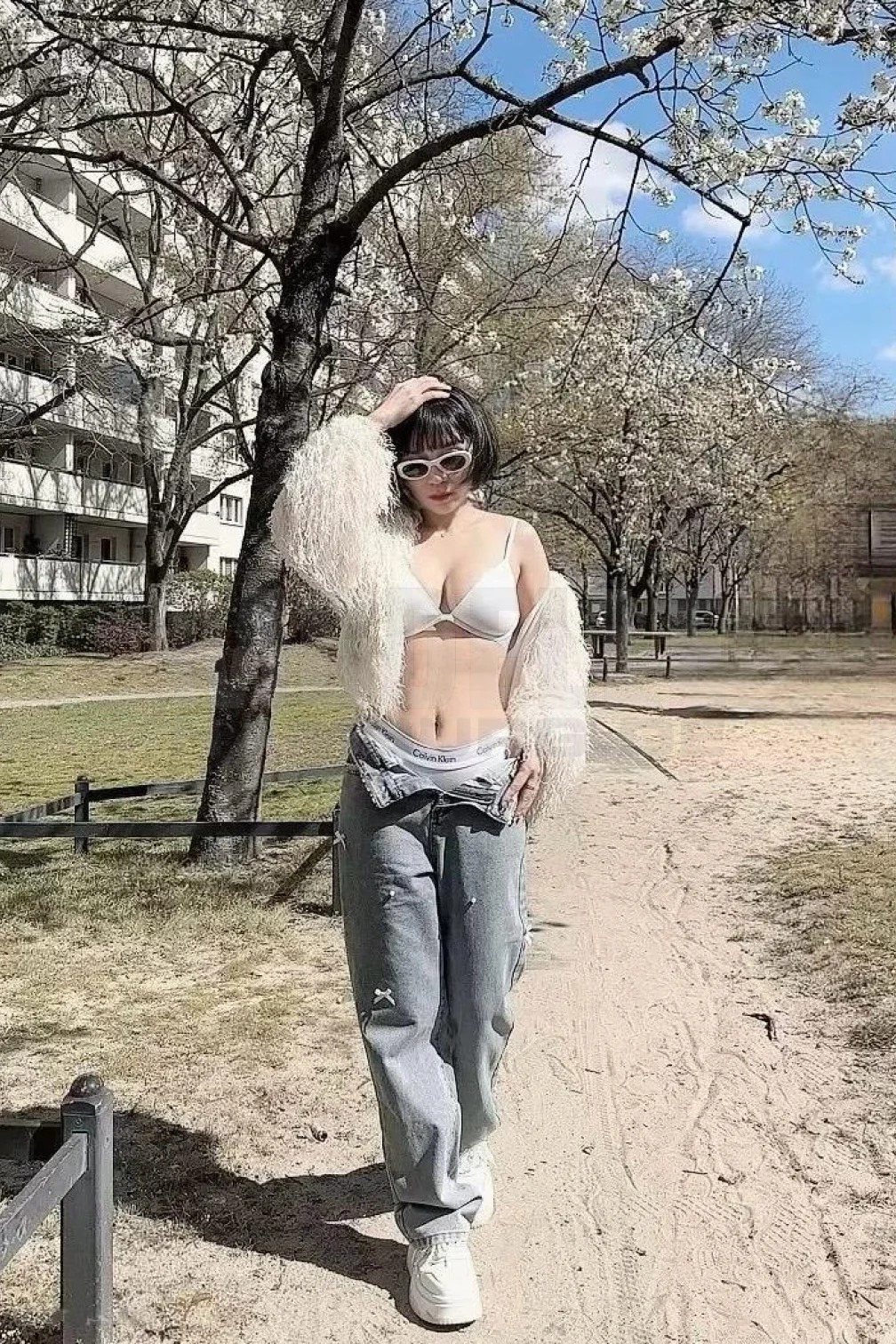Asia girl Linda, 20, thailändisch, Hure in Hamburg-Fuhlsbüttel