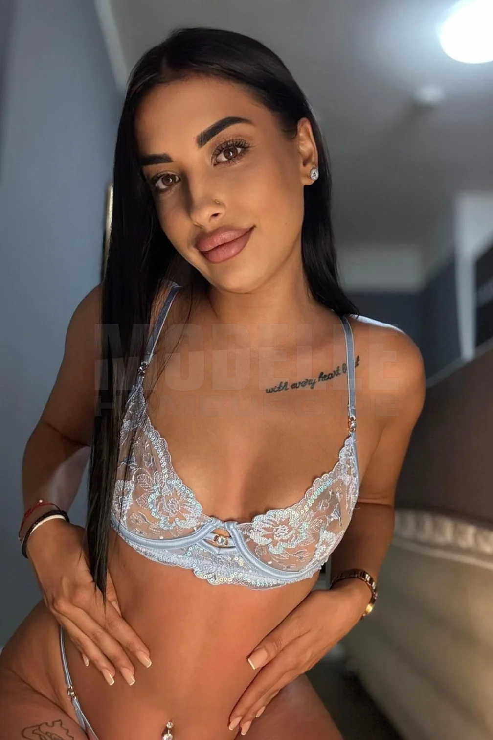 Mia, 22, osteuropäisch, Hure in Bremen-Neustadt