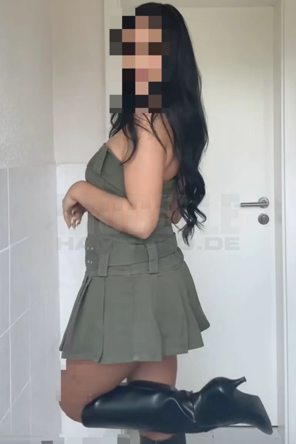 Ella, 27, 169cm, 75kg, 85 B
