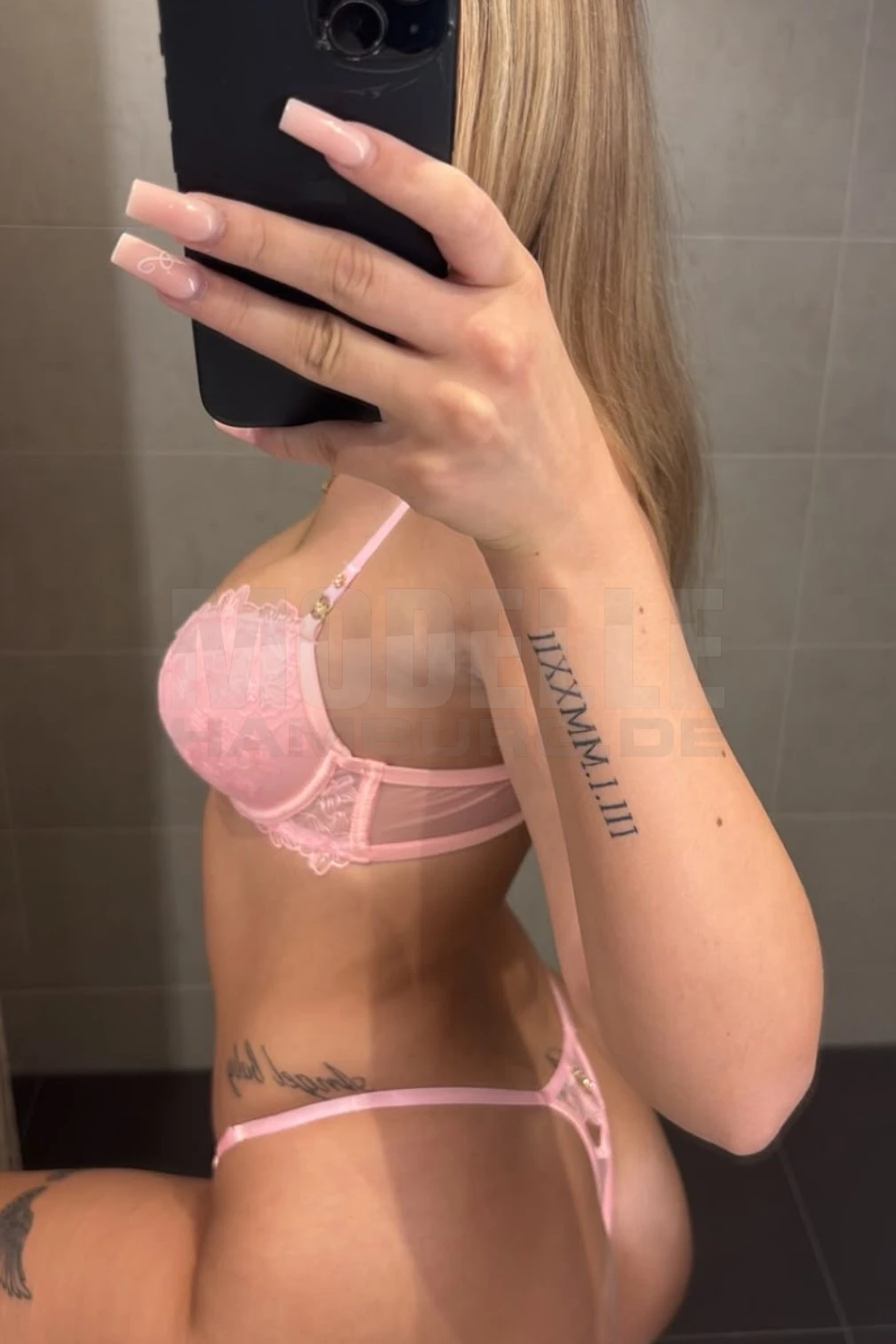 Lena, 18, deutsch, Hostess in Hamburg-Hamm