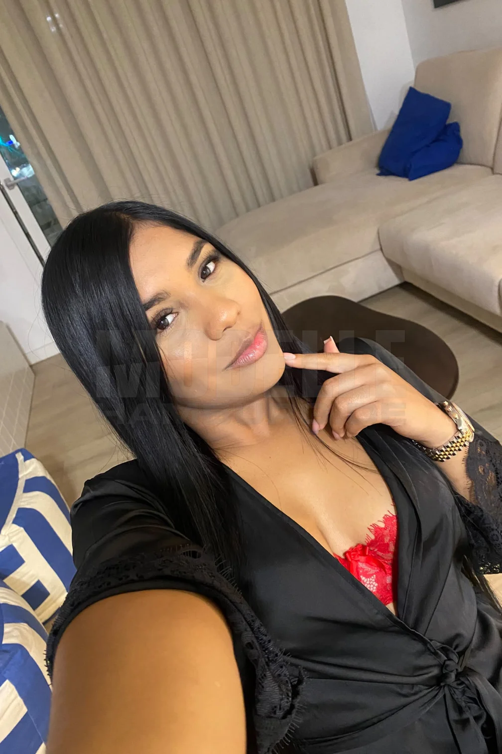 Luna, 24, spanisch, Hure in Hamburg-Bahrenfeld