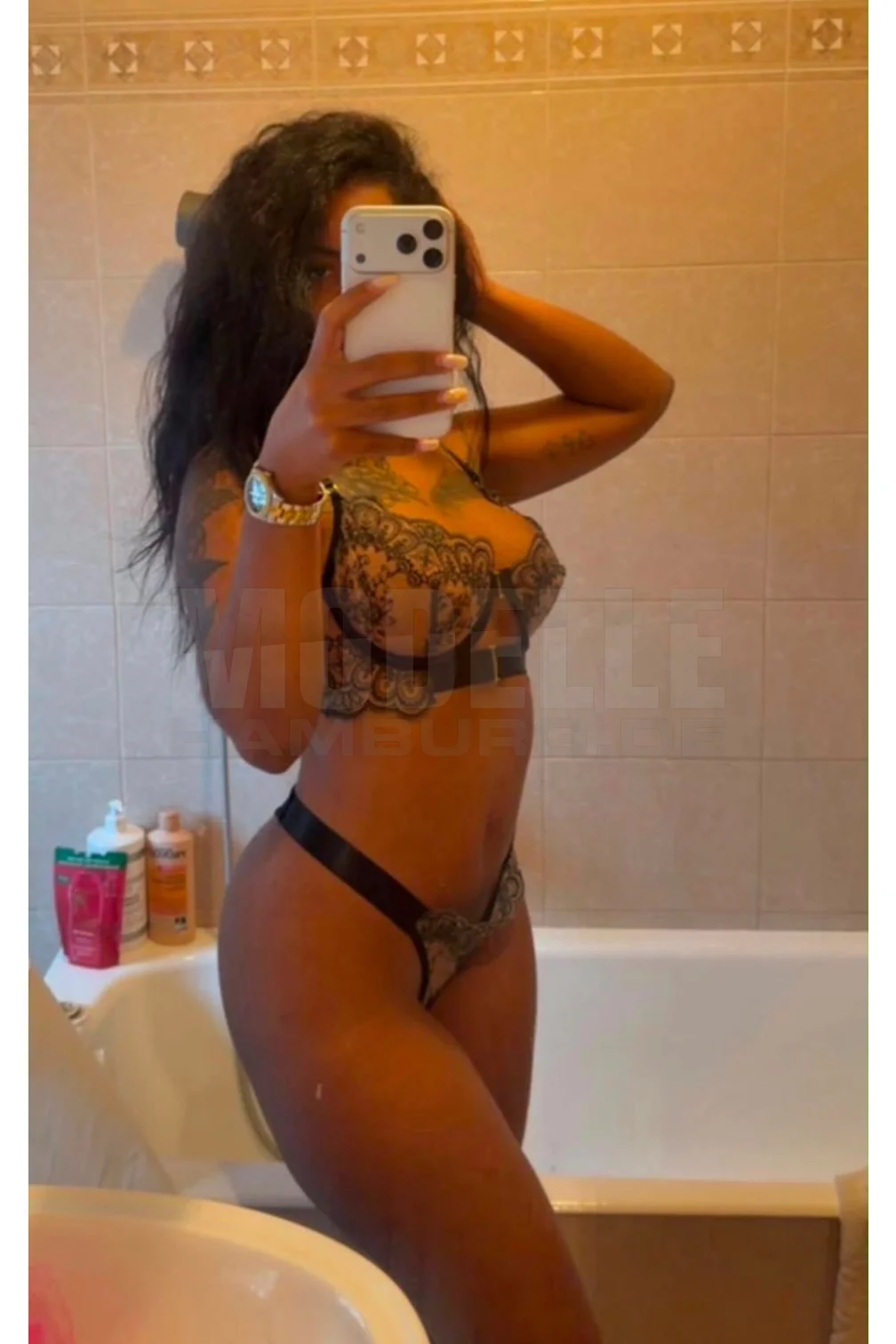 Lorena Party, 24, spanisch, Hure in Hamburg