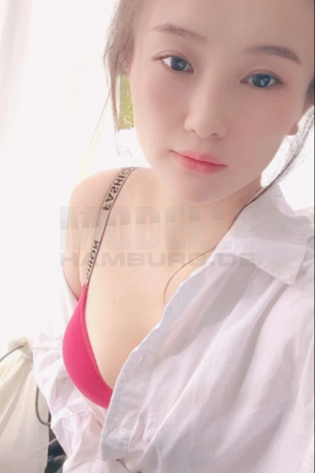 Heißes Asia Girl Vivi mi, 22, chinesisch, Hure in Hamburg-Stellingen